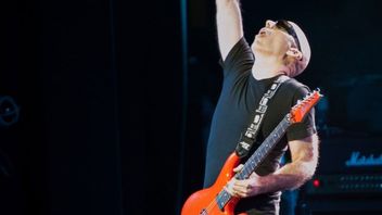 Joe Satriani新专辑的旋律和痛苦的一面插画在单曲中无脸