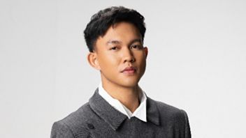 Fajar Noor Unjuk Suara Merdu di Lagu <i>Tahta Hatiku #Pendampingmu</i>