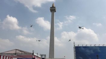TNI創立78周年記念、91機の軍用機がモナスの上空で飛行を実証