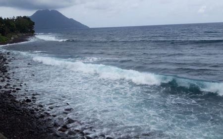 Berpotensi Hujan Lebat Disertai Petir dan Banjir Rob, Masyarakat di Pesisir Maluku Utara Diminta Waspada