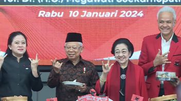 Ma'ruf Amin Pose Metal At PDIP Anniversary, Hasto: The Friendship Of These Two Leaders Is Very Deep