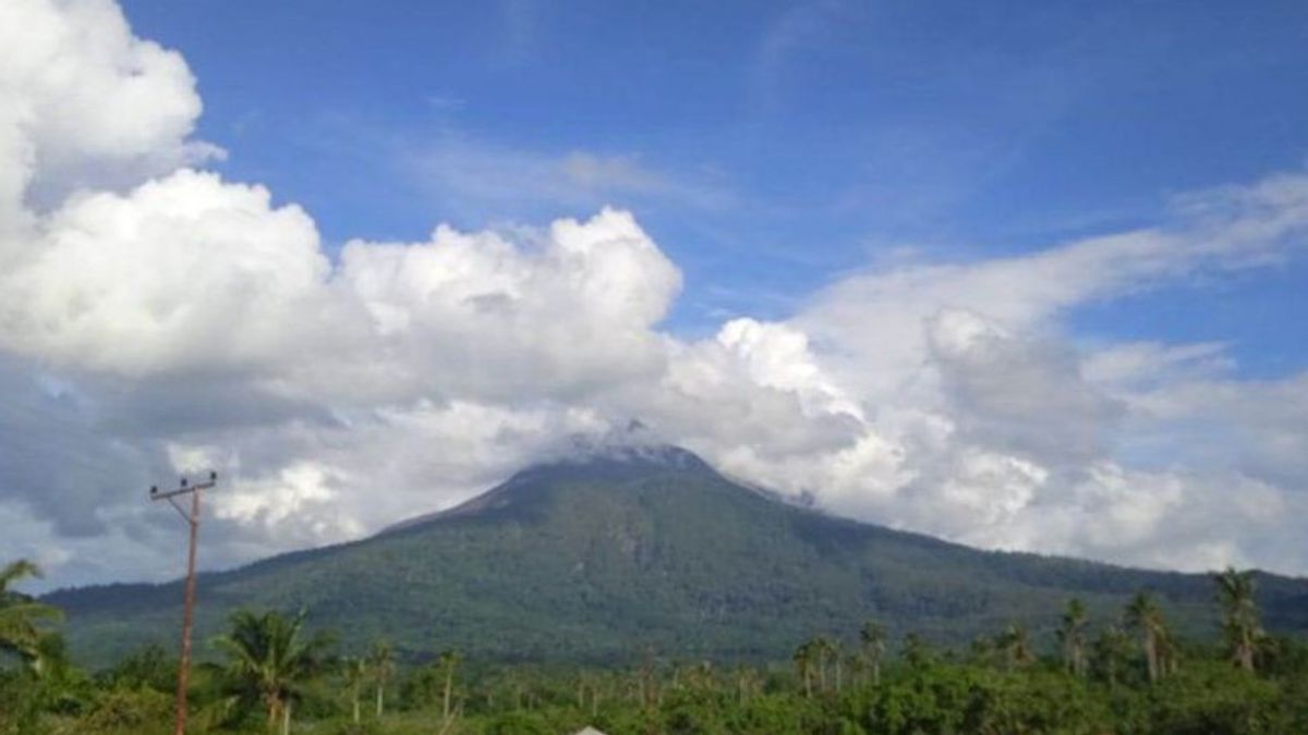 PVMBG : Le statut des hommes du mont Lewotobi de la flore orientale est tombé au niveau d'alerte