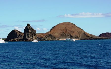 Angkatan Laut Ekuador Berantas Penjarahan Ikan di Kepulauan Galapagos