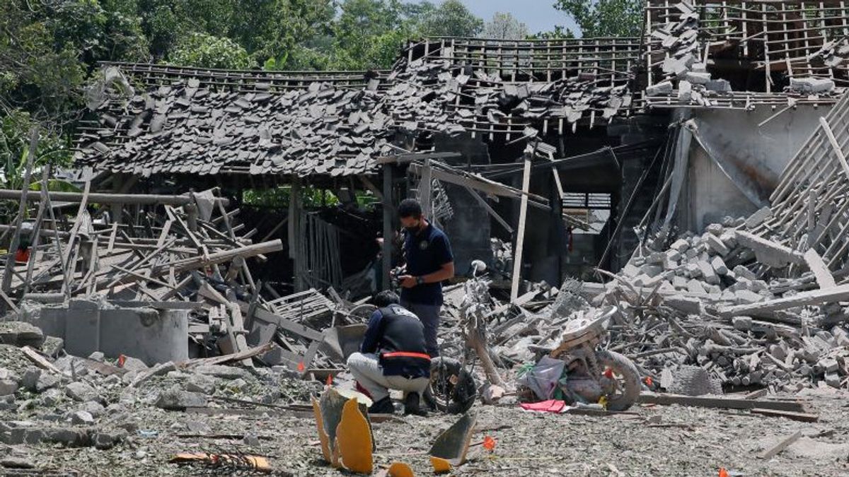 انفجار مميت في بليتار ، تم العثور على حفرة قطرها 2.1 متر بعمق 58 سم
