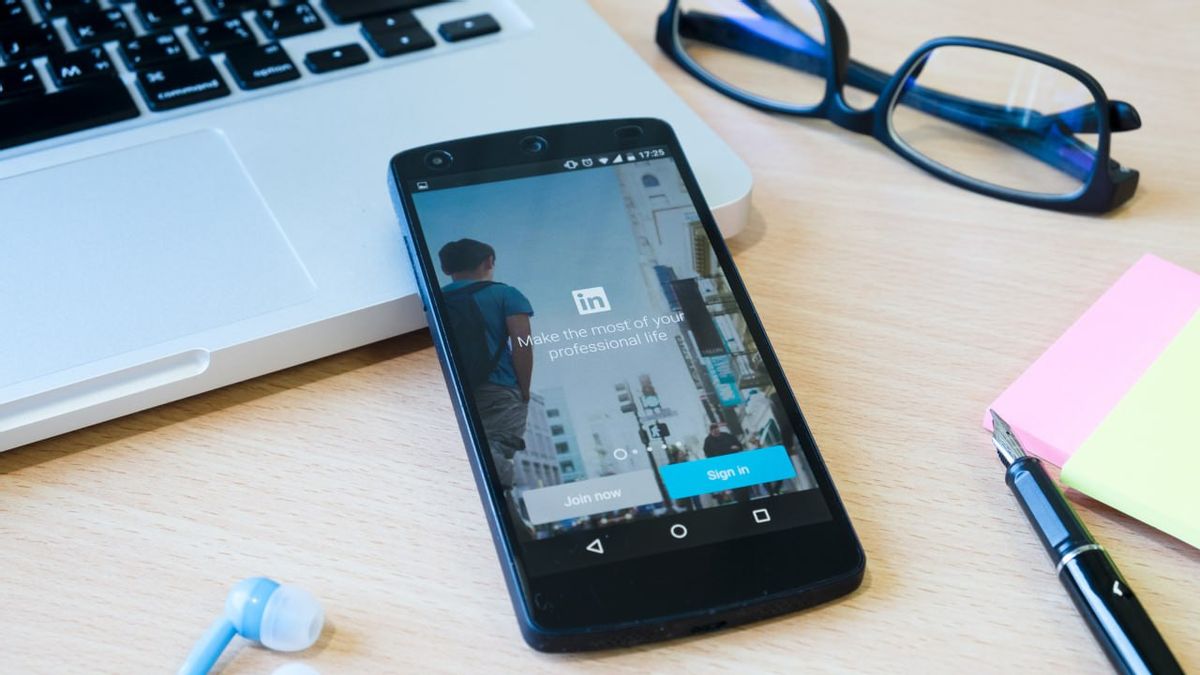 5 Most Popular Professional Networking Apps to Boost Your Career