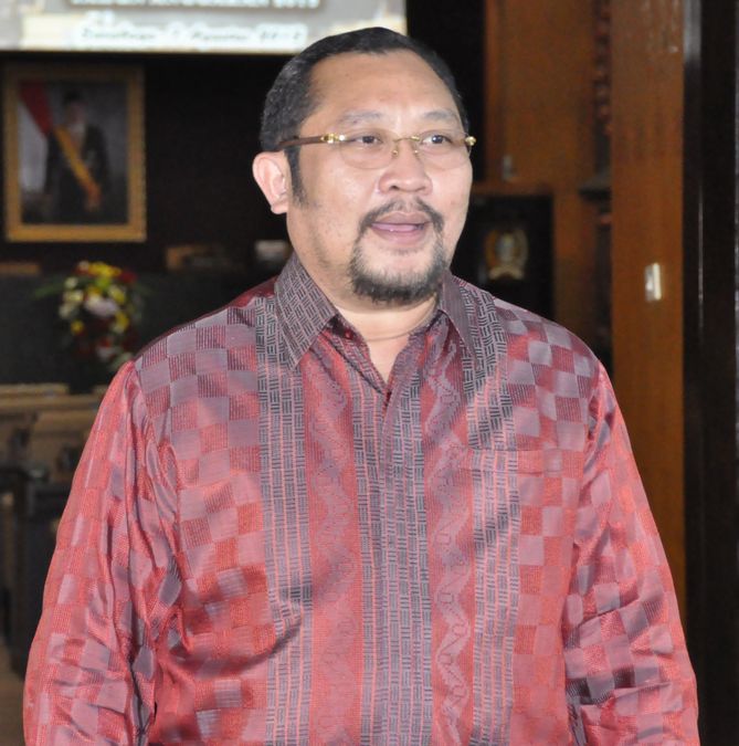 لمحة عن ساهات توا سيمانجونتاك ، سياسي بارز في جولكار و Waket من East Java DPRD المعين من قبل KPK