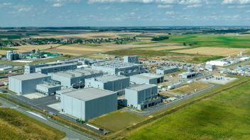 Umicore Resmikan Pembukaan Gigafactory untuk Isi Ulang Baterai EV di Polandia
