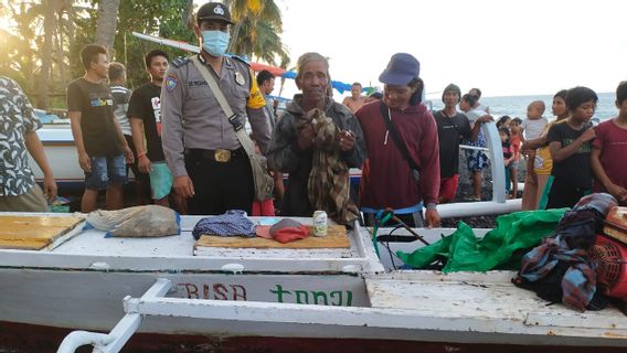 Nelayan Asal Sulsel Terombang-ambing 11 Hari hingga ke Bali, Makan Beras Mentah-Minum Air Hujan