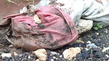 Residents Find Human Skeletons In Sacks Behind LIPI Cibinong Office