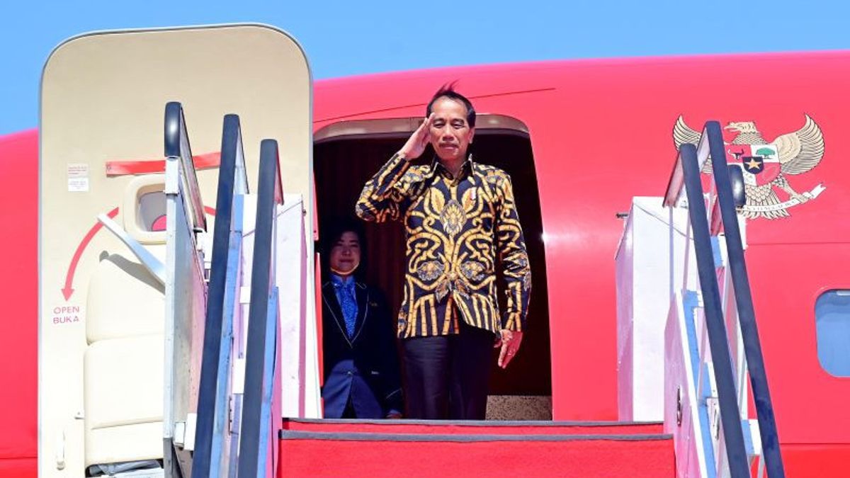 De Surabaya, Jokowi a continué à Kunker à Papouasie assistant au pic HAN dans l’histoire de Papouasie Bangkit