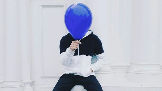 Unusual, This Anonymous Man Claims To Have A Balloon Fetish