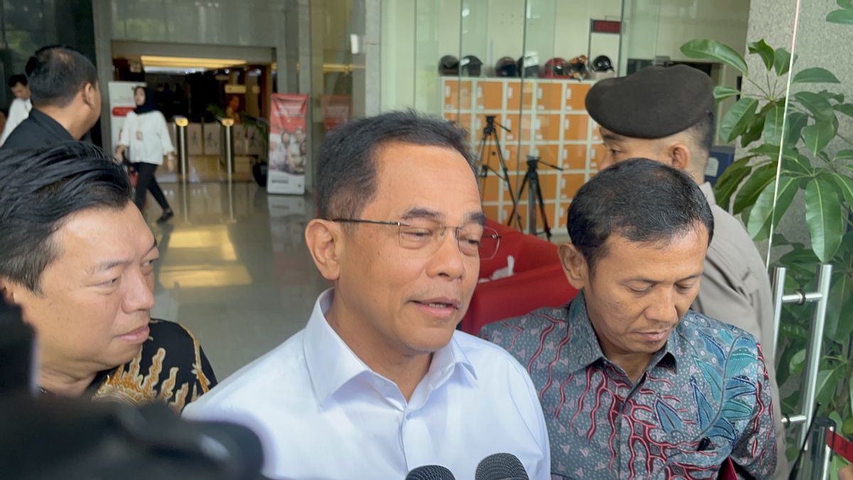 KPK Cecar Sekjen DPR Indra Iskandar Soal Vendor Kelengkapan Rumah Dinas Anggota Dewan