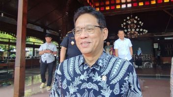 تهديد تجميد فعلي، وزير المالية يدعي أن الجمارك بدأت في التحسين