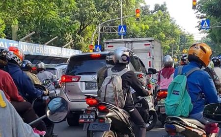 Anies Baswedan Ceramah Masalah Perkotaan di Masjid UGM Kala Jakarta Mulai Rutin Dikepung Kemacetan