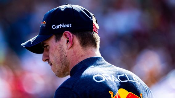 Viral Supporters Burn Lewis Hamilton Merchandise, Max Verstappen: Really Disgusting