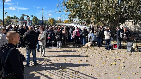 Kherson Is Closed To Civil Traffic And Residents Evacuated, Ukrainian Officials: Russia Is Trying To Scare People