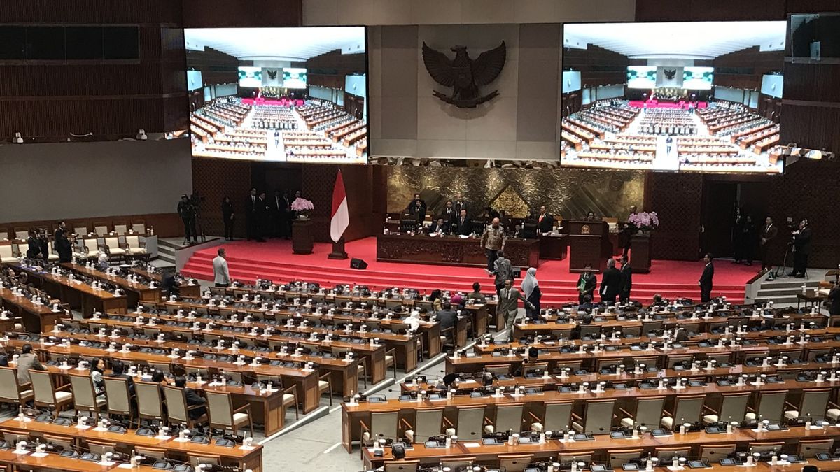 Paripurna DPR Setujui Pengesahan RUU MK Dioper ke Periode 2024-2029, RUU PPRT Masuk Prolegnas