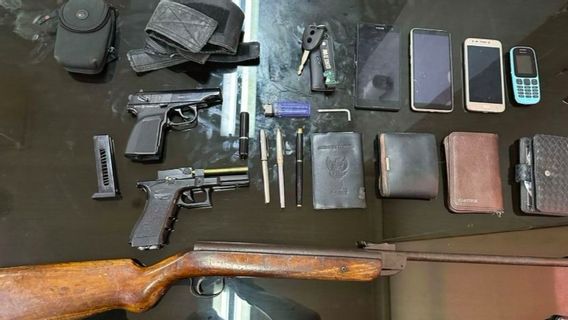 Pengacara Ditangkap di Senen, Kedapatan Bawa Narkoba, Senpi Ilegal, dan Softgun Rakitan