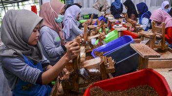 Perusahaan Rokok di Pamekasan Jawa Timur Semakin Banyak, yang Ilegal Terus Berkurang