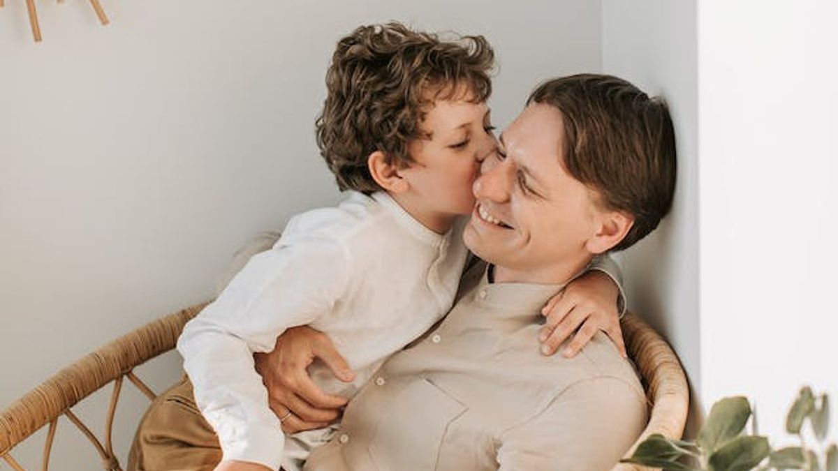 5 طرق لتعزيز العلاقة بين الأب والابن الذكور