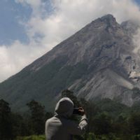 Gunung Merapi Alami 90 Kali Gempa Guguran