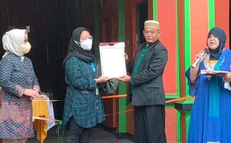 Hebat, Gotong Royong Warga Cibinong Bangun Pesantren Gratis