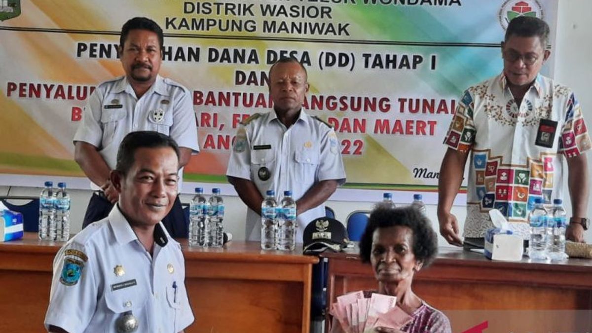 125 Residents In Wasior West Papua Receive BLT Rp900 Thousand, District Head: Don't Sit On The Beach, Play Music Buy Alcohol