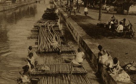 Awal Kebiasaan Kita Berak di Sungai