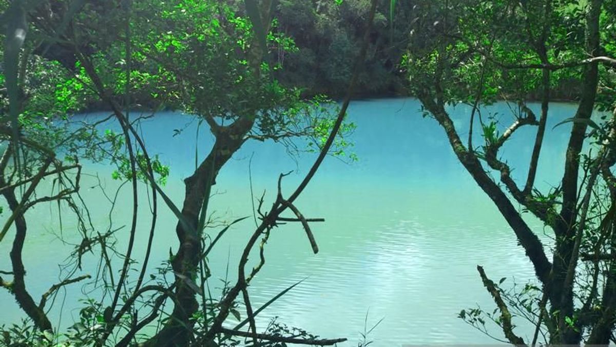 Residents Still Considered Sacred, Blue Lake In Jayawijaya Papua Is Not Allowed To Become A Tourist Attraction