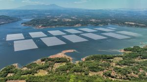 PLTS Terapung, Opsi Strategis Tambah Energi Surya Tanpa Buka Lahan