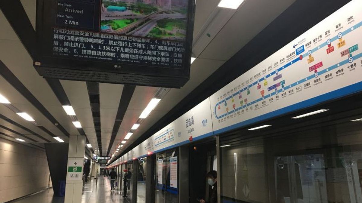 453 Warga Beijing Positif COVID-19, 40 Stasiun Subway Ditutup