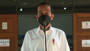 Jokowi: Terima Kasih Dokter, Nakes, TNI dan Polri Sudah Bekerja Siang Malam