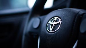 Toyota Akan Merinci Ulang Rencana Produksi EV untuk Bersaing dengan Tesla