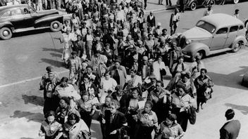 South African Women Protest Apartheid In Today's History, 9 August 1956