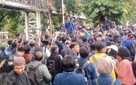 Beton Dirobohkan, Aksi Demo Mahasiswa ‘Indonesia Gelap’ di Patung Kuda Potensi Bentrok