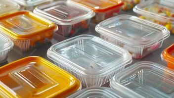 停止这种习惯，5种食物最好不要存放在塑料容器中