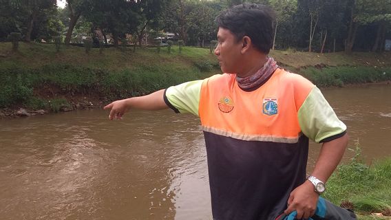 Petugas Kebersihan DLH Jaksel Tak Sadar Karung yang Diangkat Pakai Beko Isinya Mayat, Diduga Korban Pembunuhan