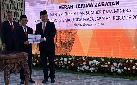 Serahkan Jabatan Menteri ESDM ke Bahlil, Arifin Tasrif: Selamat!