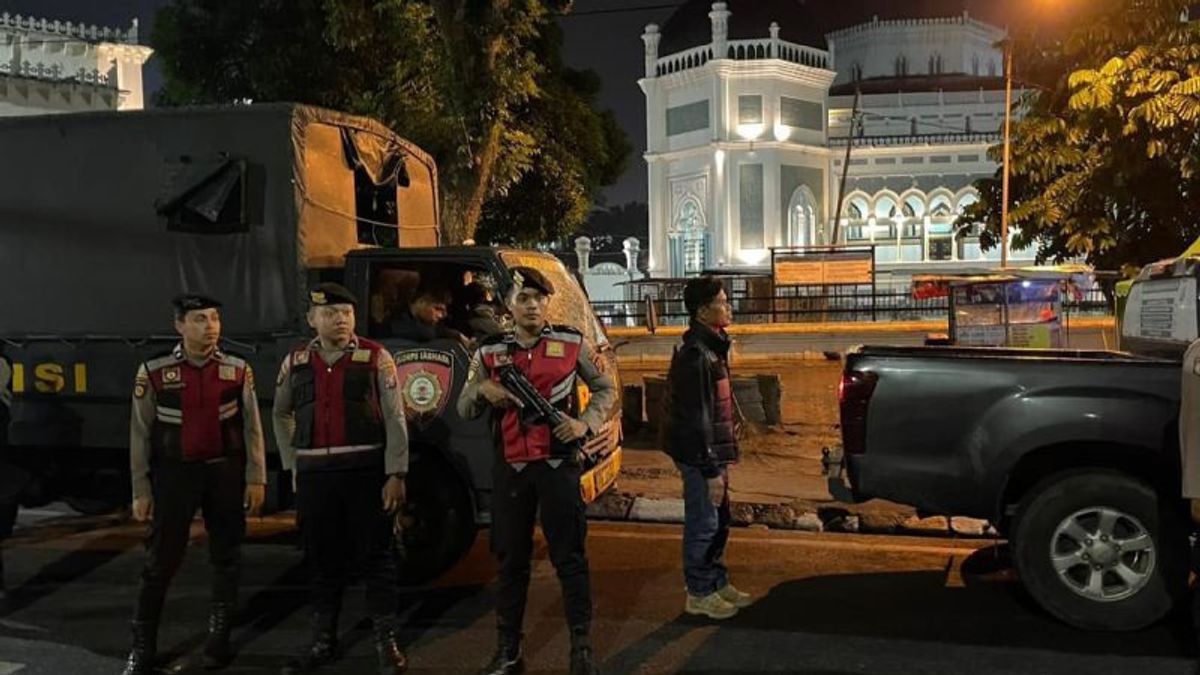 La police de Sumatra du Nord a envoyé 120 membres de patrouille nuit pour anticiper un gang de moto à Medan