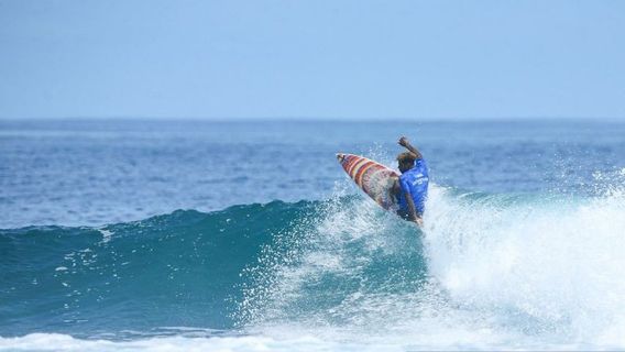 Compétition internationale de surf a eu lieu à Amban Beach, Manokwari, Papouasie occidentale