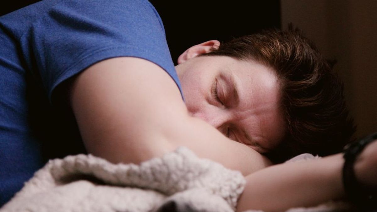 Posisi Tidur Miring ke Arah Kiri Berpotensi Alami Mimpi Buruk