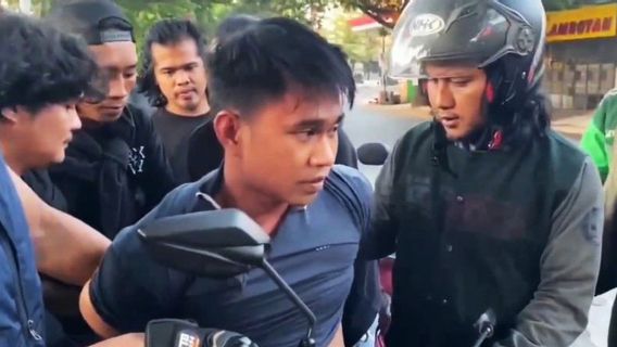 Police Arrest 2 Fake Police Who Robbed Motorbikes In Makassar