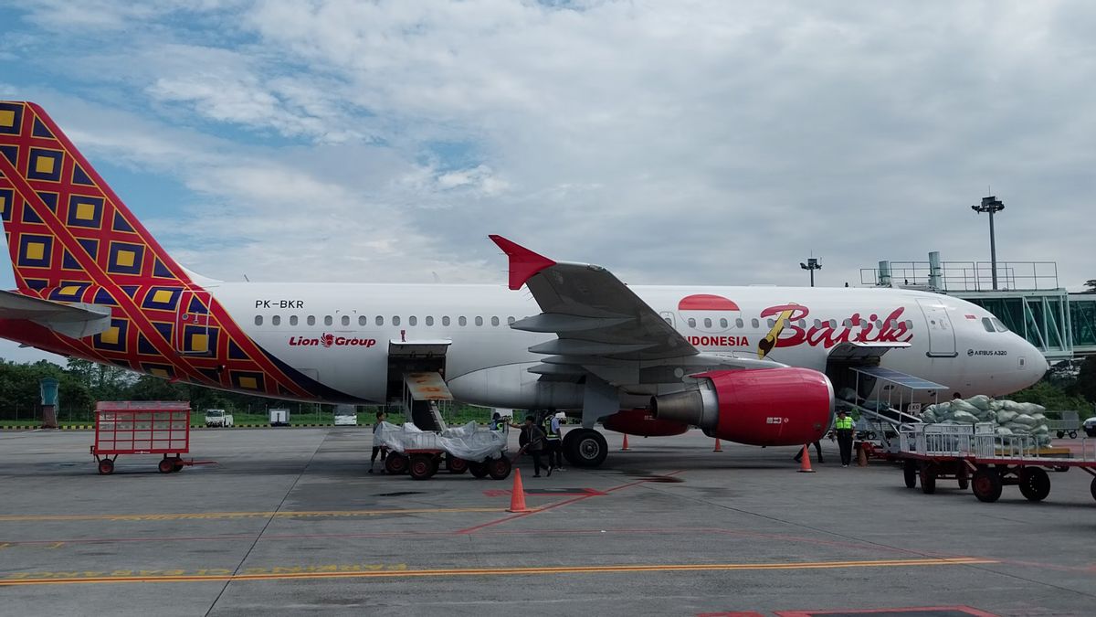 Batik Air 阻止飞行员-驾驶员在从肯达里飞往雅加达的空中飞行时入睡