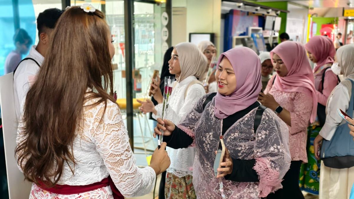 Menemukan "Kartini" di Riuh Rendahnya Stasiun MRT Blok M Jakarta