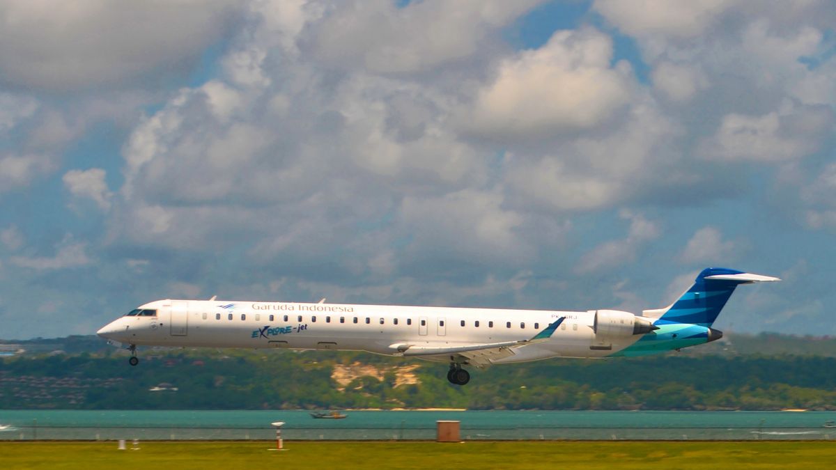 جارودا اندونيسيا خطأ لشراء بومباردييه CRJ1000 طائرة ، بيتر غونثا : يجب التحقيق في من أمر بها