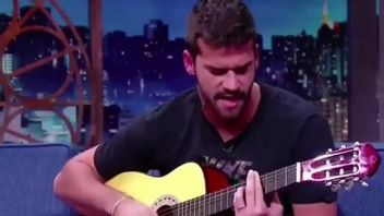 Alisson Can Play Guitar, Firmino Piano, Klopp Drum: Successor To The Beatles?