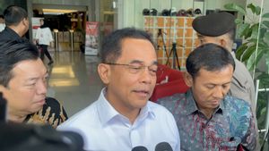 Le secrétaire général de la Chambre des représentants, Indra Iskandar, est interdit par le KPK pour l’achat d’équipement pour les maisons des membres du conseil qui sont corrompus