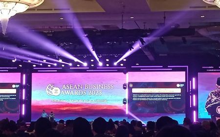 Wapres Angkat Eksistensi Pesantren di Forum ASEAN Business Awards