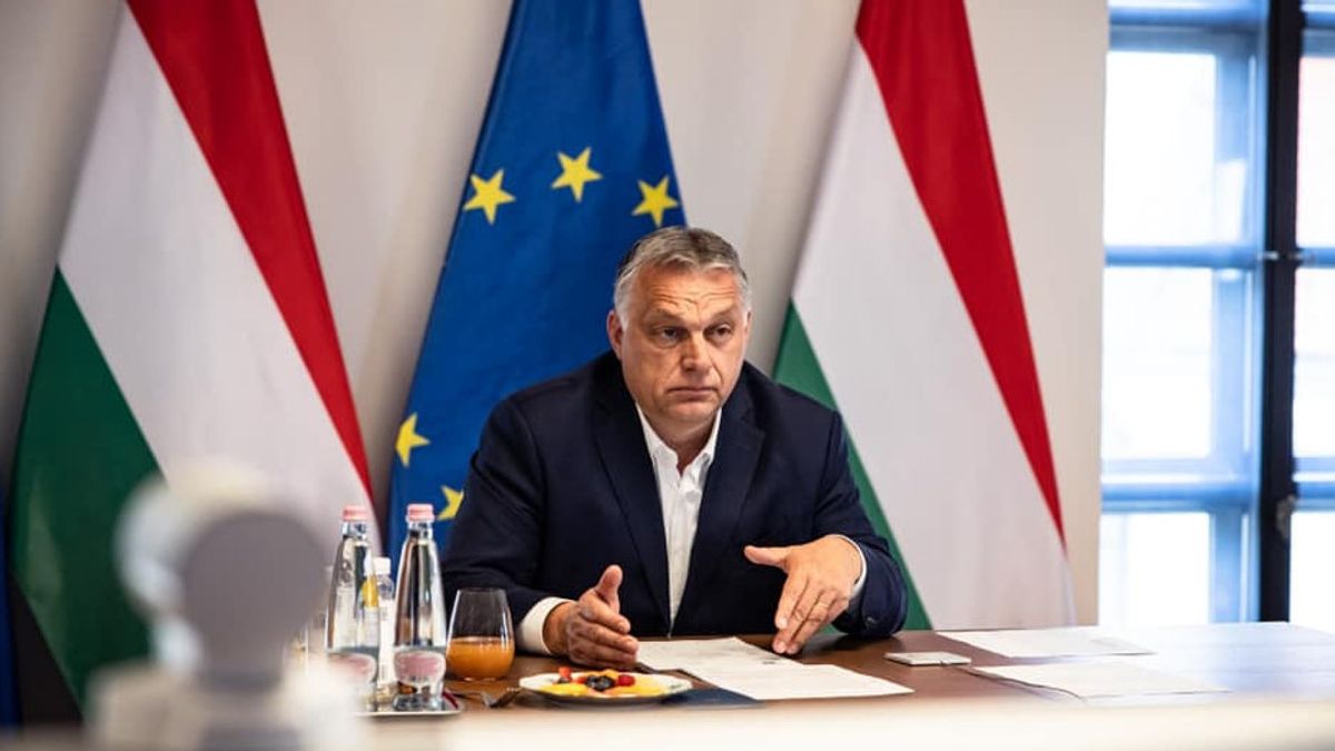 COVIDの制限終了、ハンガリー首相はさよならマスクを言う