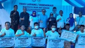 Berita Sulbar Terkini: Bupati Mamuju Salurkan Bantuan Bioflok untuk Pengembangan Budi Daya Air Tawar